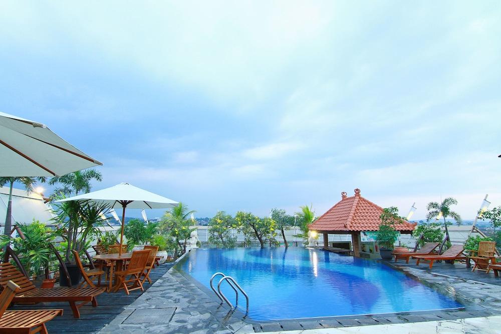 Hotel Grand Arkenso Park View Semarang Exterior foto